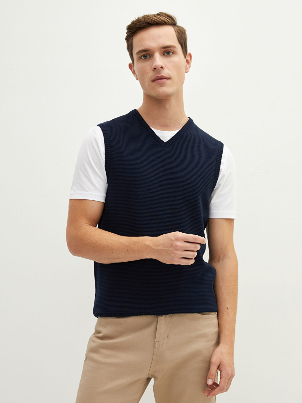 سترة صوفية بدون أكمام بياقة على شكل حرف V عادية للرجال-2