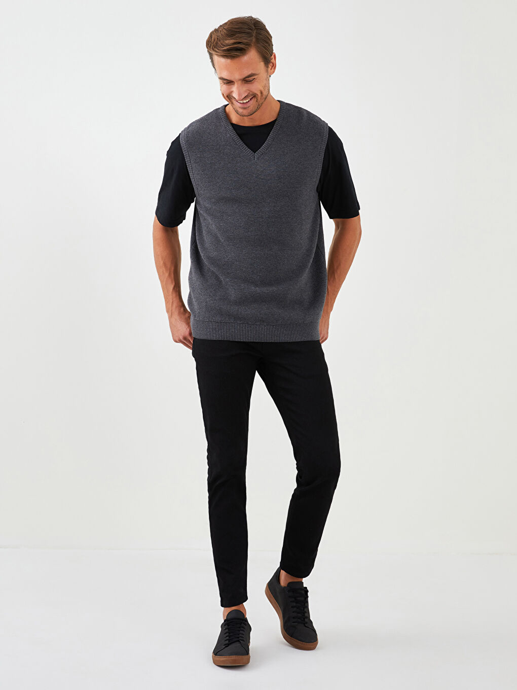 Ανδρικό Πλεκτό Γιλέκο Λαιμόκοψη V Αμάνικο