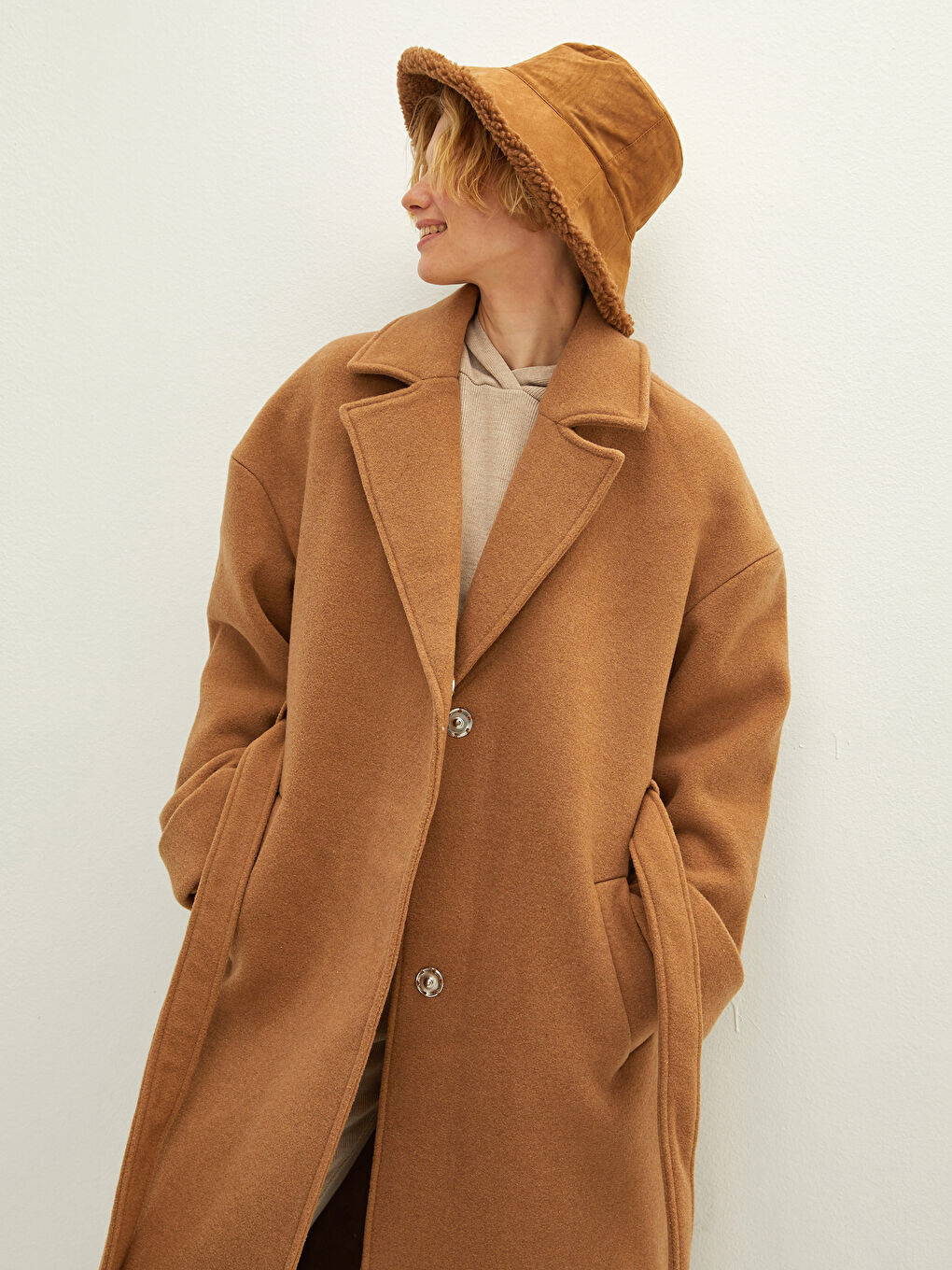 Shirt Collar Straight Long Sleeved Pocket Detailed Women's Cachet Coat-2