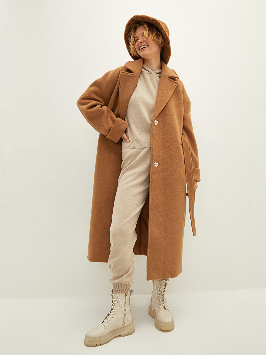 Shirt Collar Straight Long Sleeved Pocket Detailed Women's Cachet Coat-1