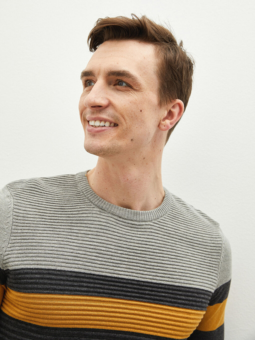 Sarı Bisiklet Yaka Uzun Kollu Renk Bloklu Erkek Triko Kazak-1