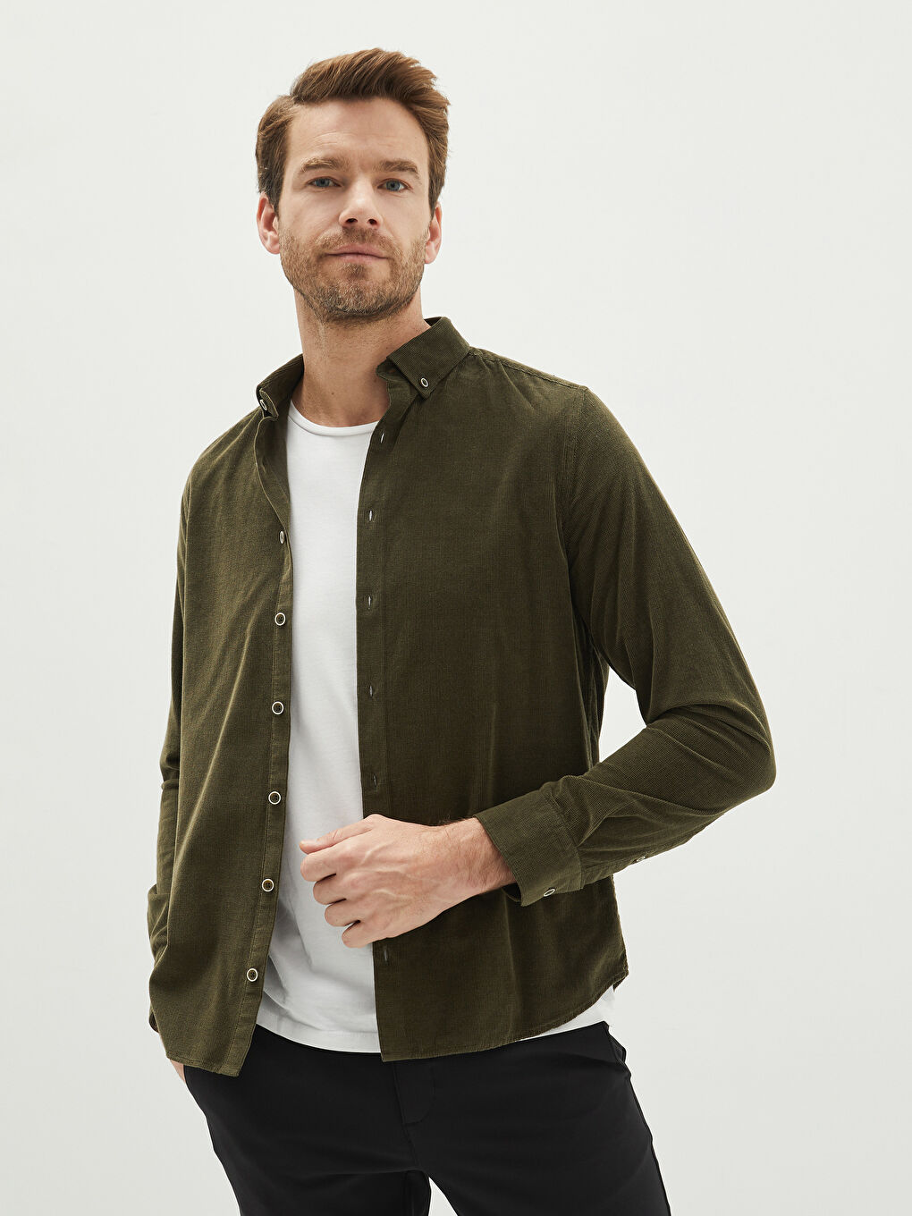LCWAIKIKI Basic Slim Fit Uzun Kollu Kadife Erkek Gömlek -W10892Z8-LAV