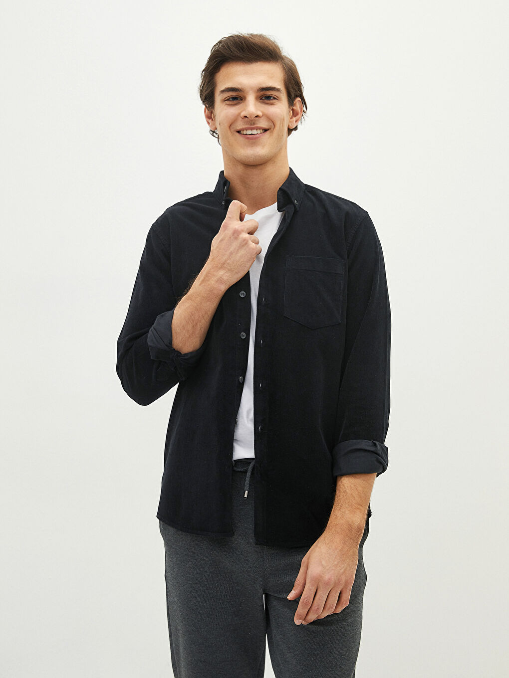 Siyah Regular Fit Uzun Kollu Kadife Erkek Gömlek-1