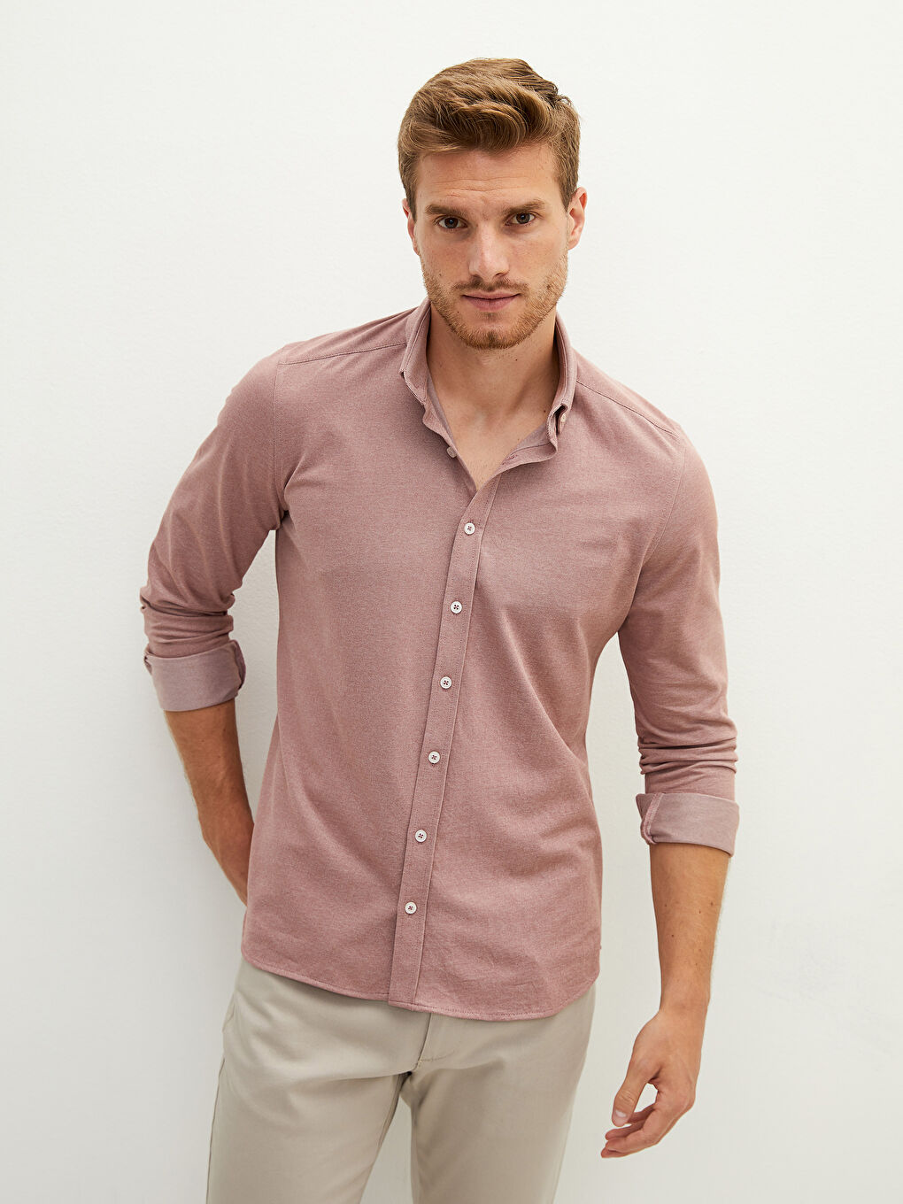 قميص رجالي محبوك بأكمام طويلة وقصة ضيقة-1