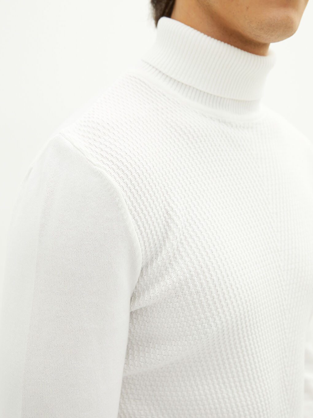 Turtleneck Long Sleeve Thin Men's Tricot Sweater-3