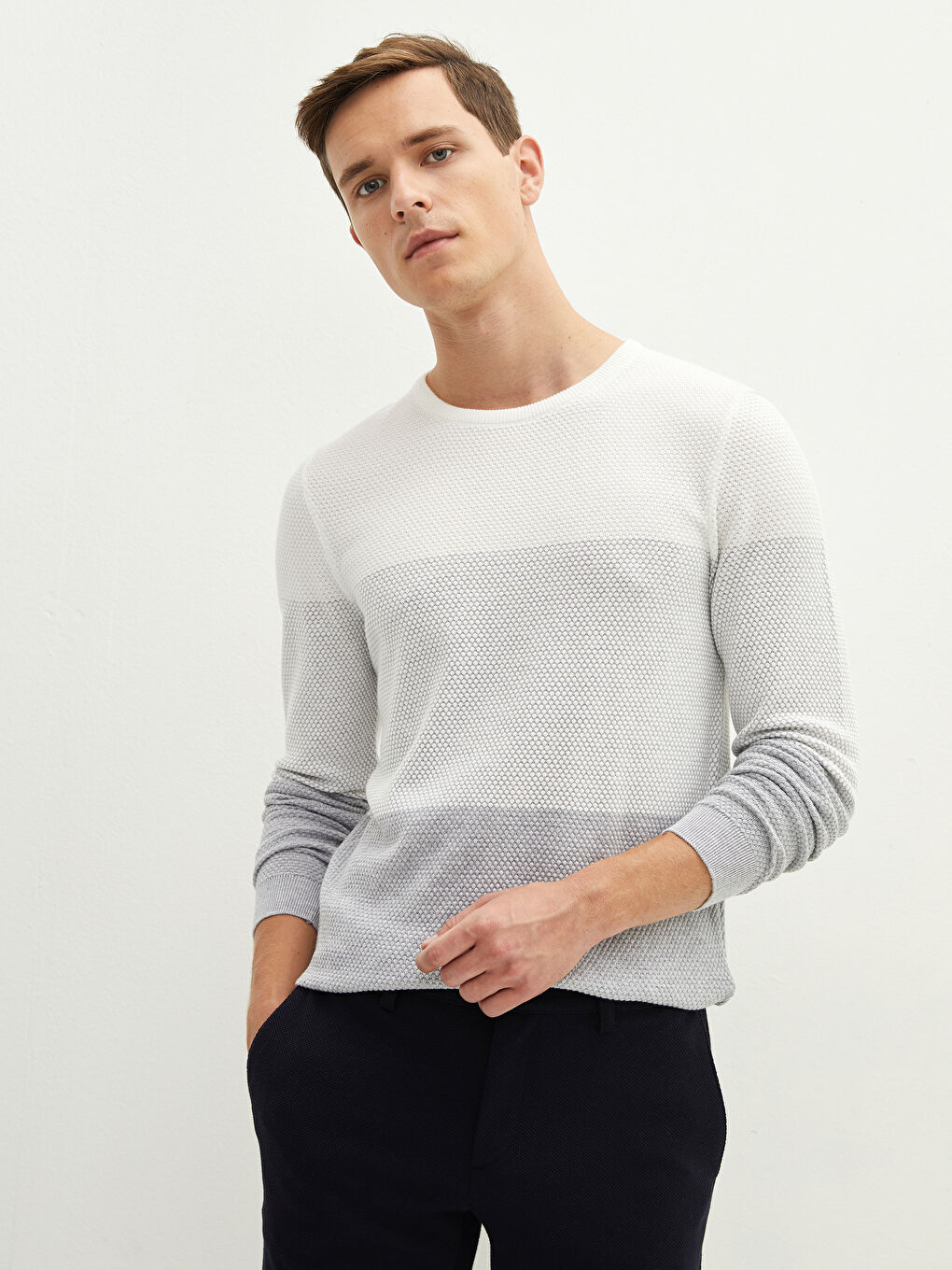 Crew Neck Long Sleeve Color Block Men's Knitwear Sweater-1