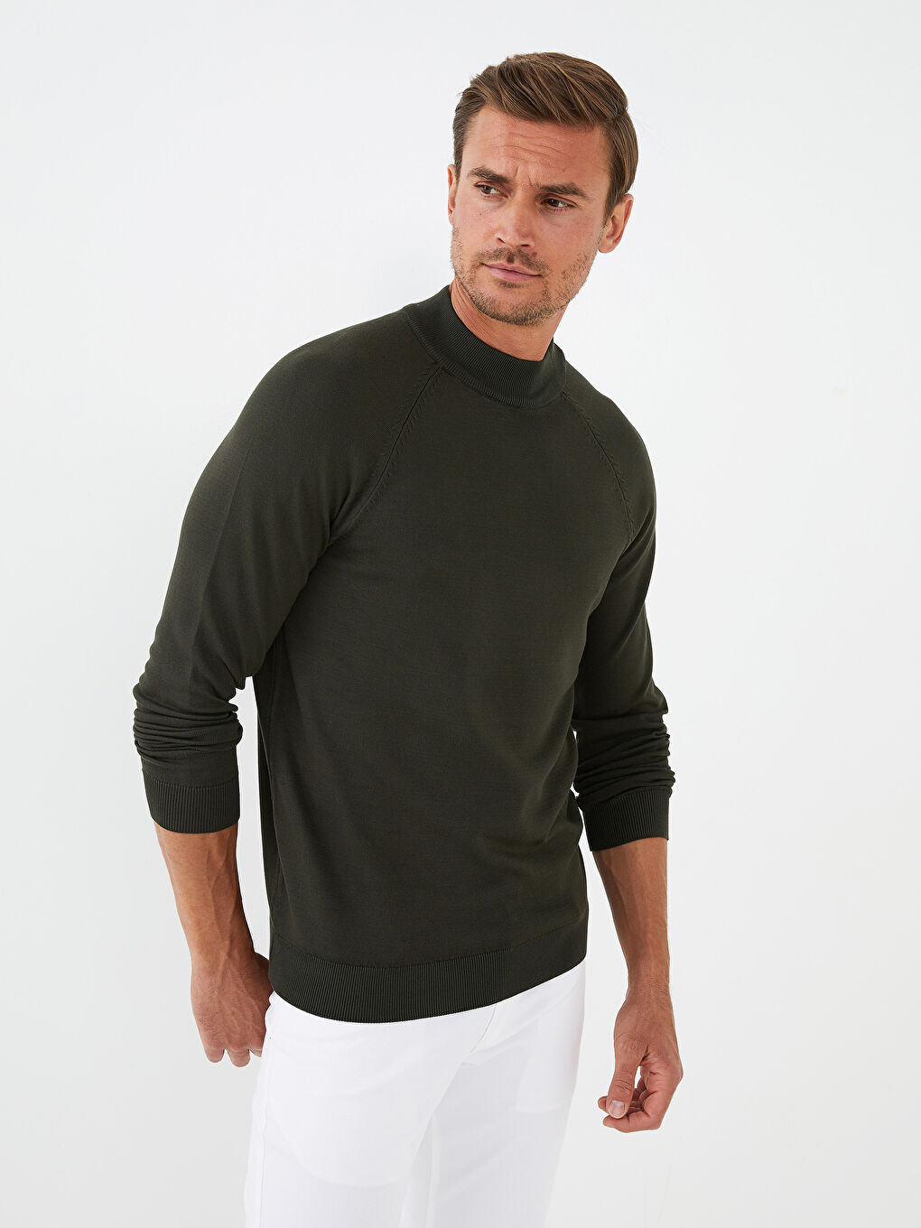 سترة تريكو كم طويل بياقة هاي نيك للرجال-1