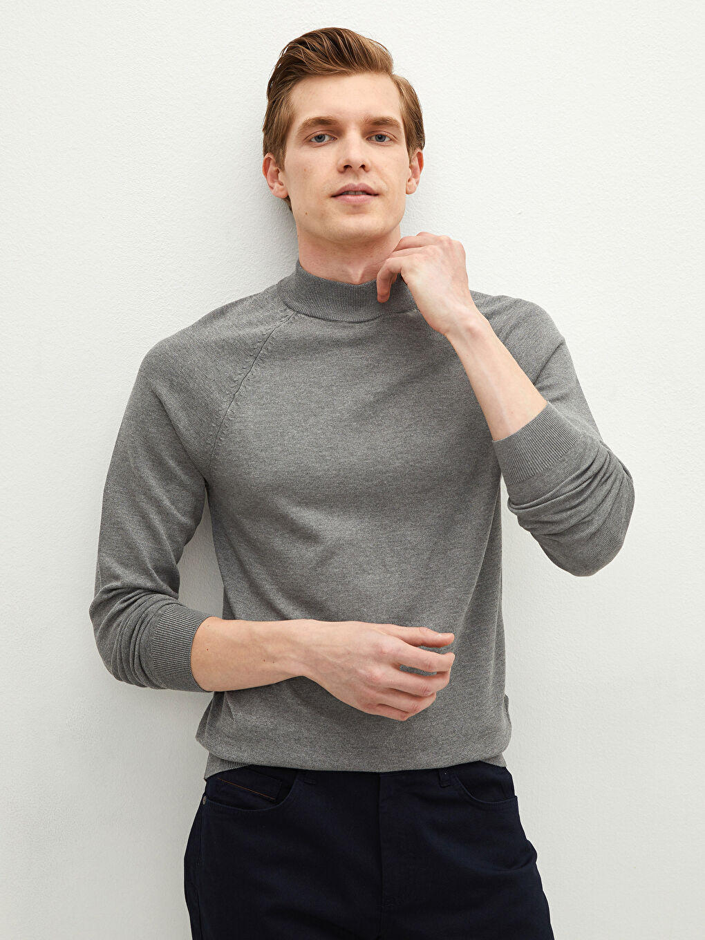 سترة تريكو كم طويل بياقة هاي نيك للرجال-1