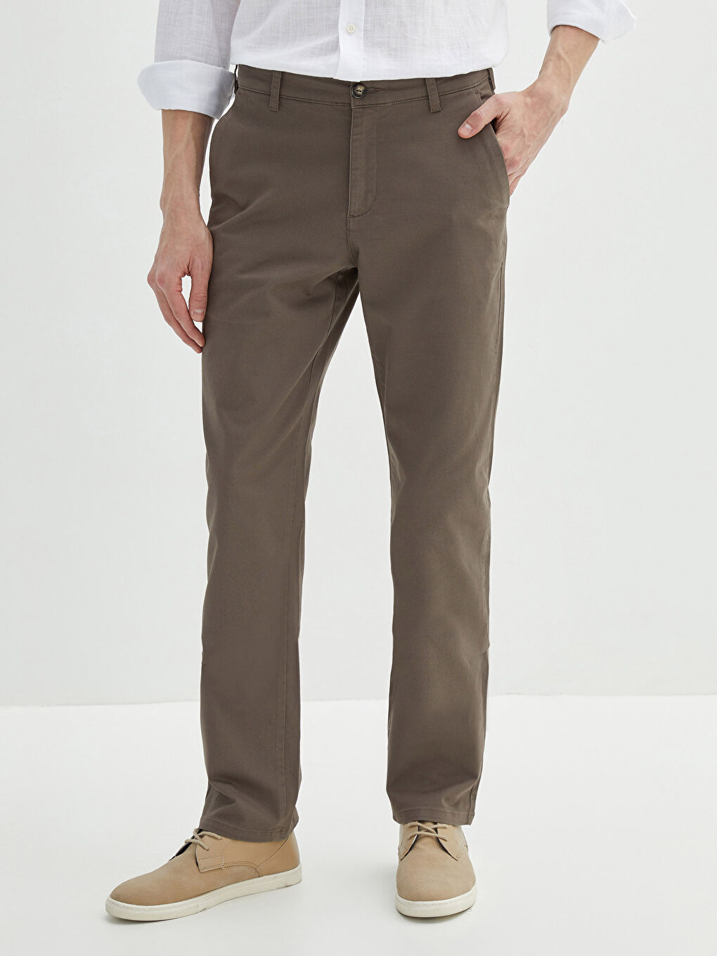 LCWAIKIKI Classic Kahverengi Normal Kalıp Gabardin Erkek Chino Pantolon - 3