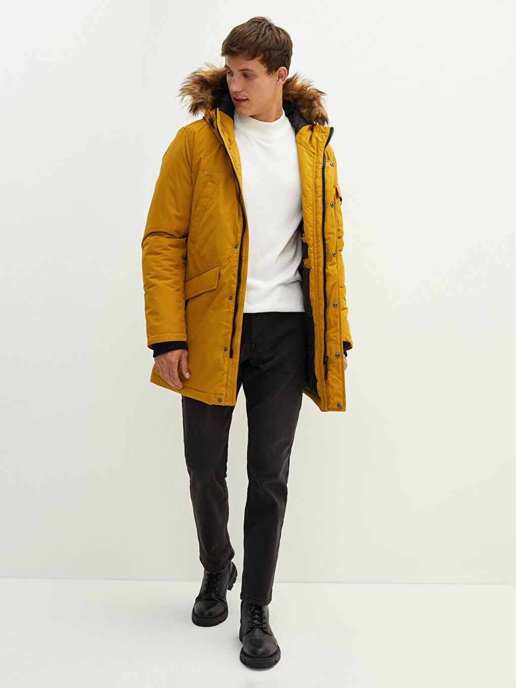 Parka Épais pour Hommes avec Capuche Motif Standard en Fourrure-3