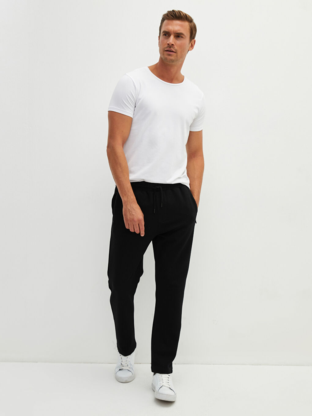 LCWAIKIKI Classic Standard Fit Men's Sweatpants -W11151Z8-CVL