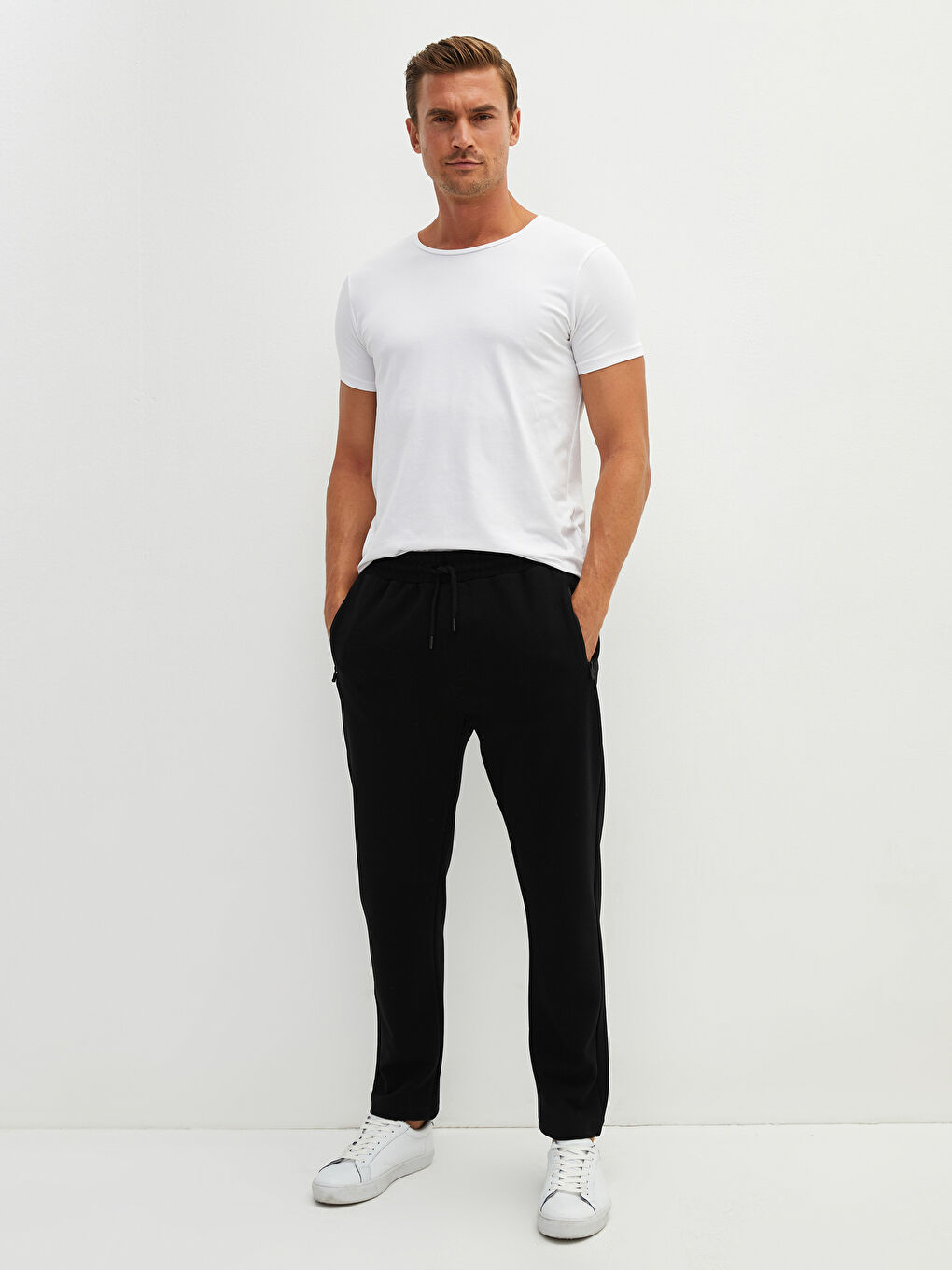 LCWAIKIKI Classic Standard Fit Men's Sweatpants -W11151Z8-CVL