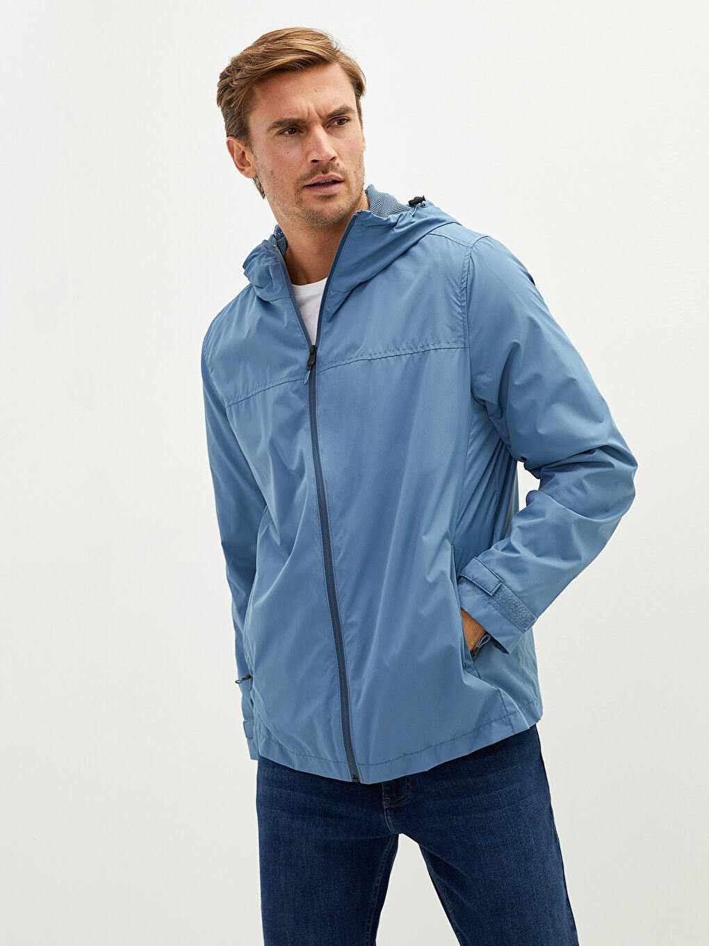 İndigo Bol Kalıp Kapüşonlu İnce Erkek Yağmurluk-1