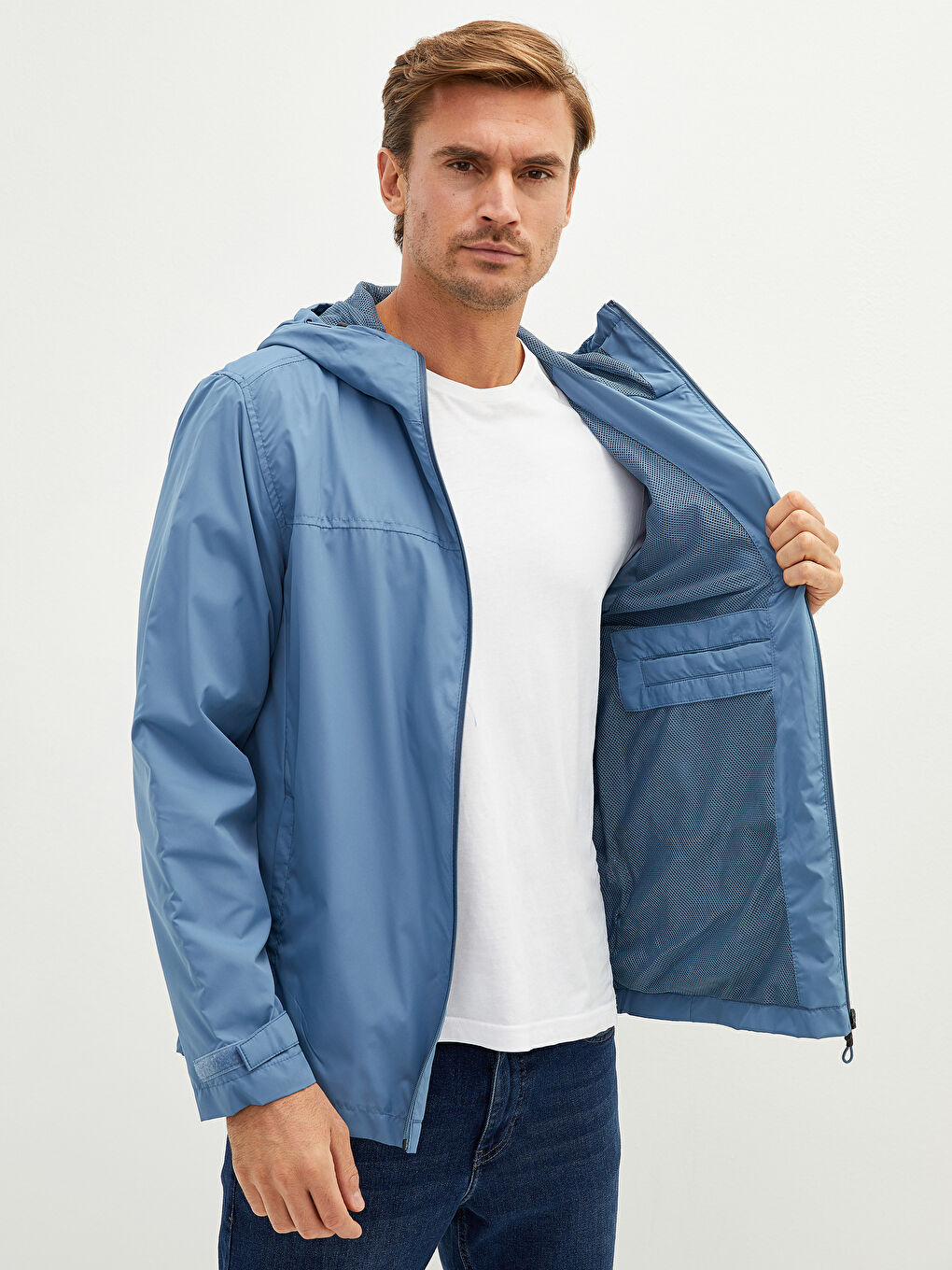 İndigo Bol Kalıp Kapüşonlu İnce Erkek Yağmurluk-2