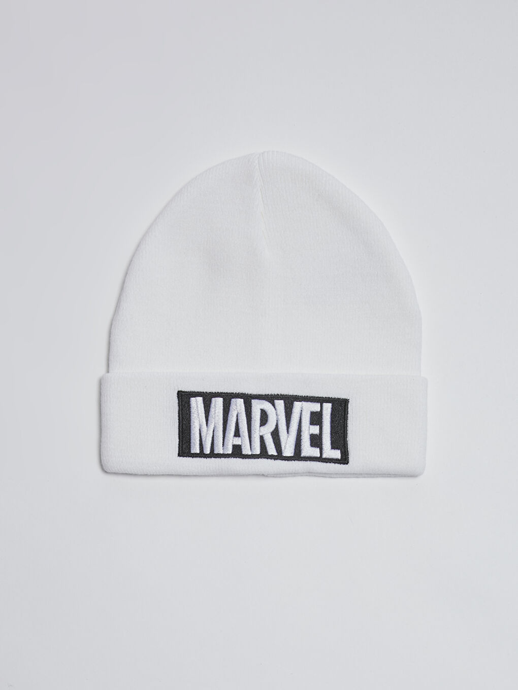 Шапка мужская лицензионная Marvel-1