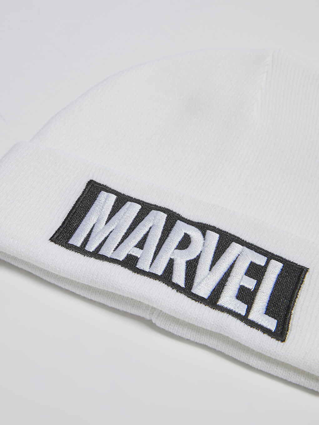 Шапка мужская лицензионная Marvel-2