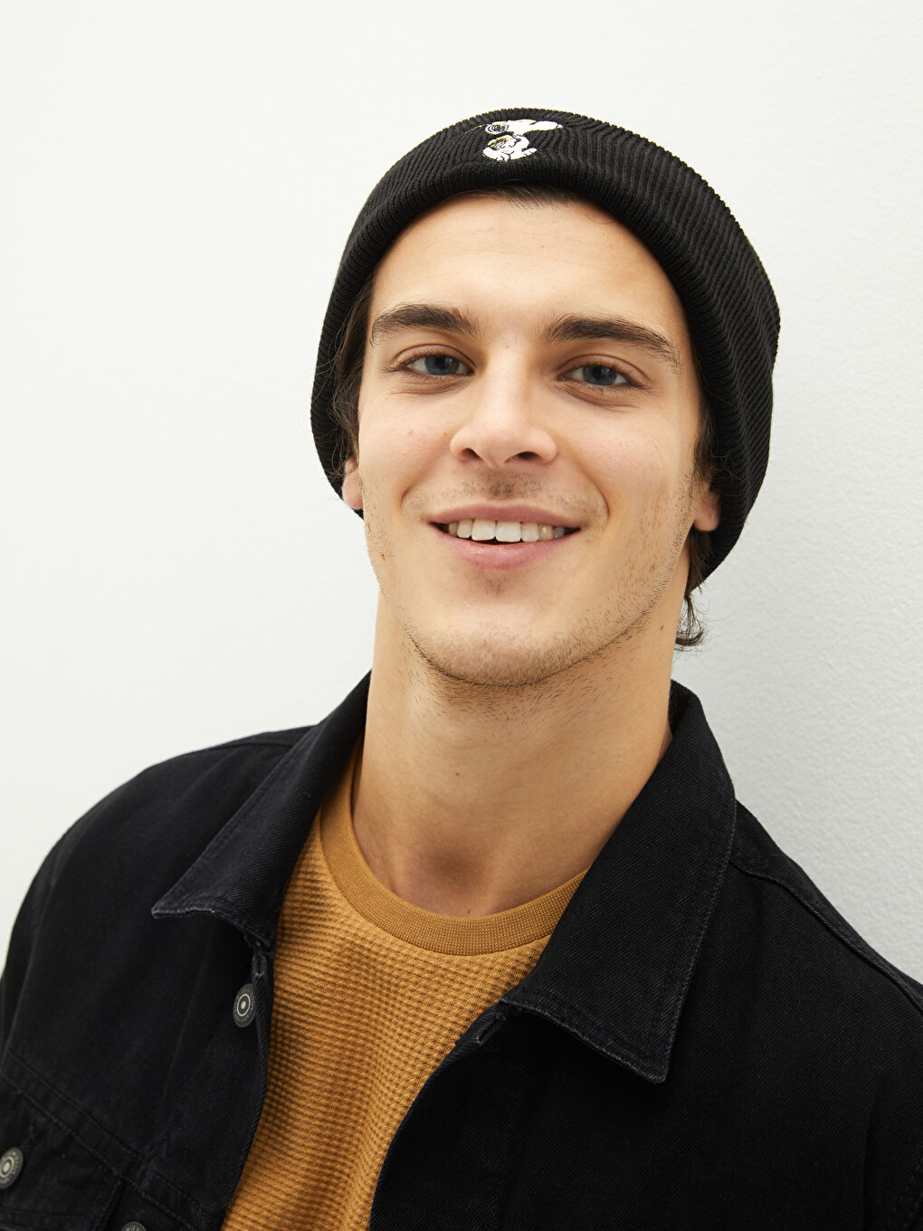 Siyah Snoopy Lisanslı Erkek Triko Bere