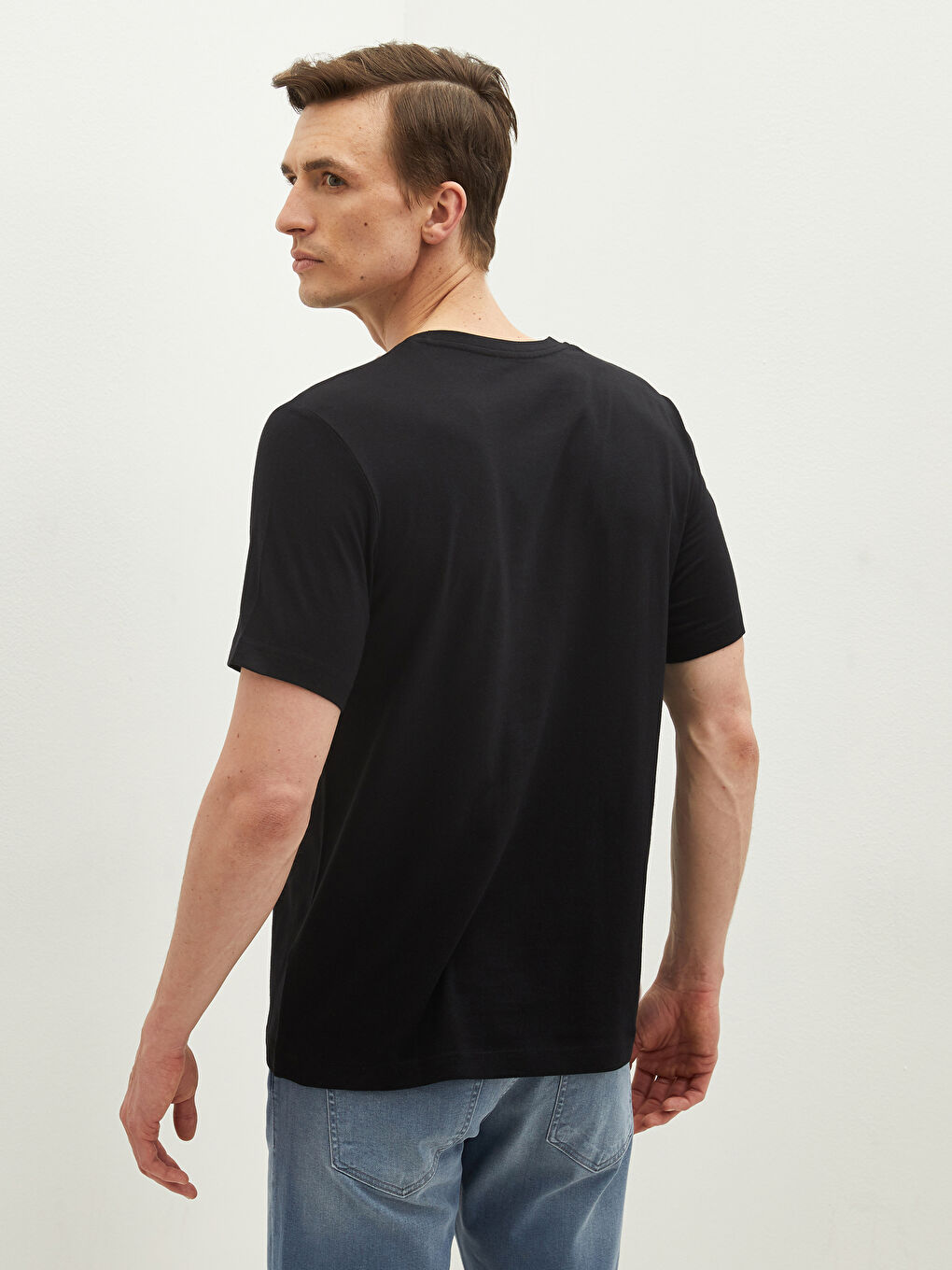 LCWAIKIKI Classic Crew Neck Short Sleeve Basic Men's T-shirt -W11397Z8-CVL