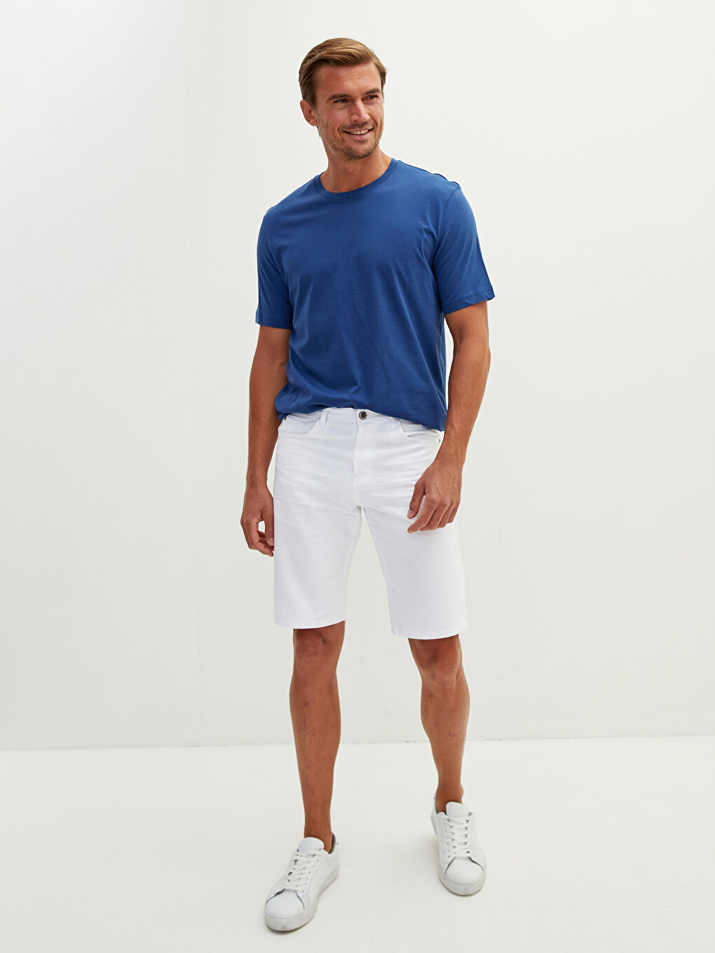 تيشيرت أساسي كم قصير بياقة دائرية للرجال-2