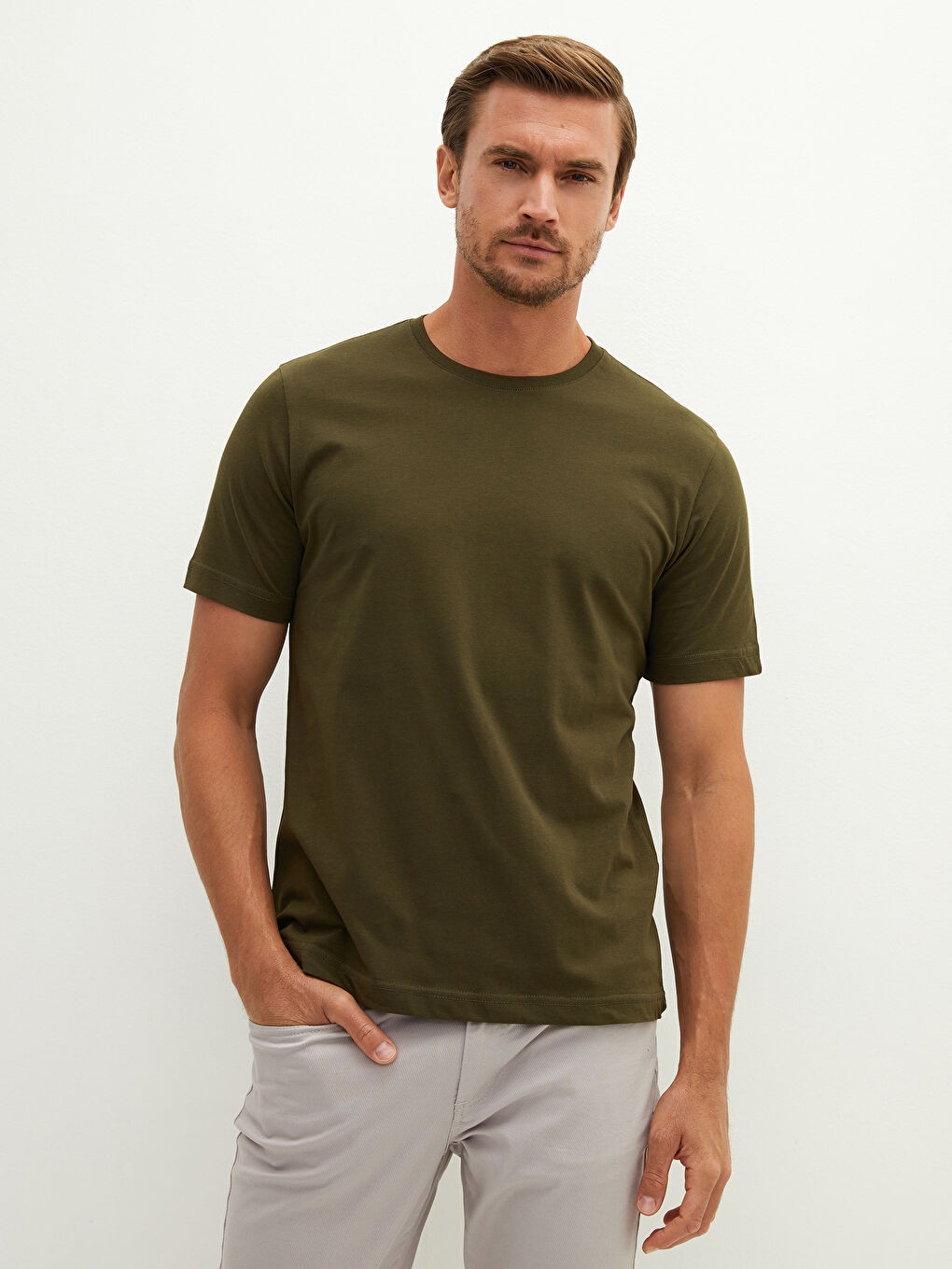 LCWAIKIKI Classic Crew Neck Short Sleeve Basic Men's T-shirt -W11397Z8-TDX