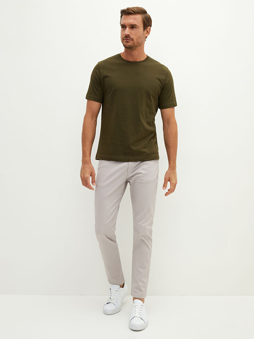 LCWAIKIKI Classic Crew Neck Short Sleeve Basic Men's T-shirt -W11397Z8-TDX