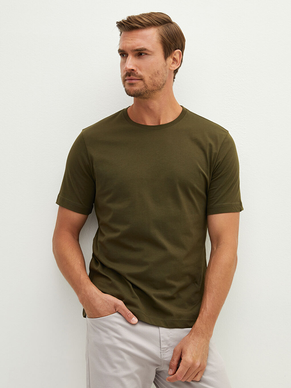 LCWAIKIKI Classic Crew Neck Short Sleeve Basic Men's T-shirt -W11397Z8-TDX