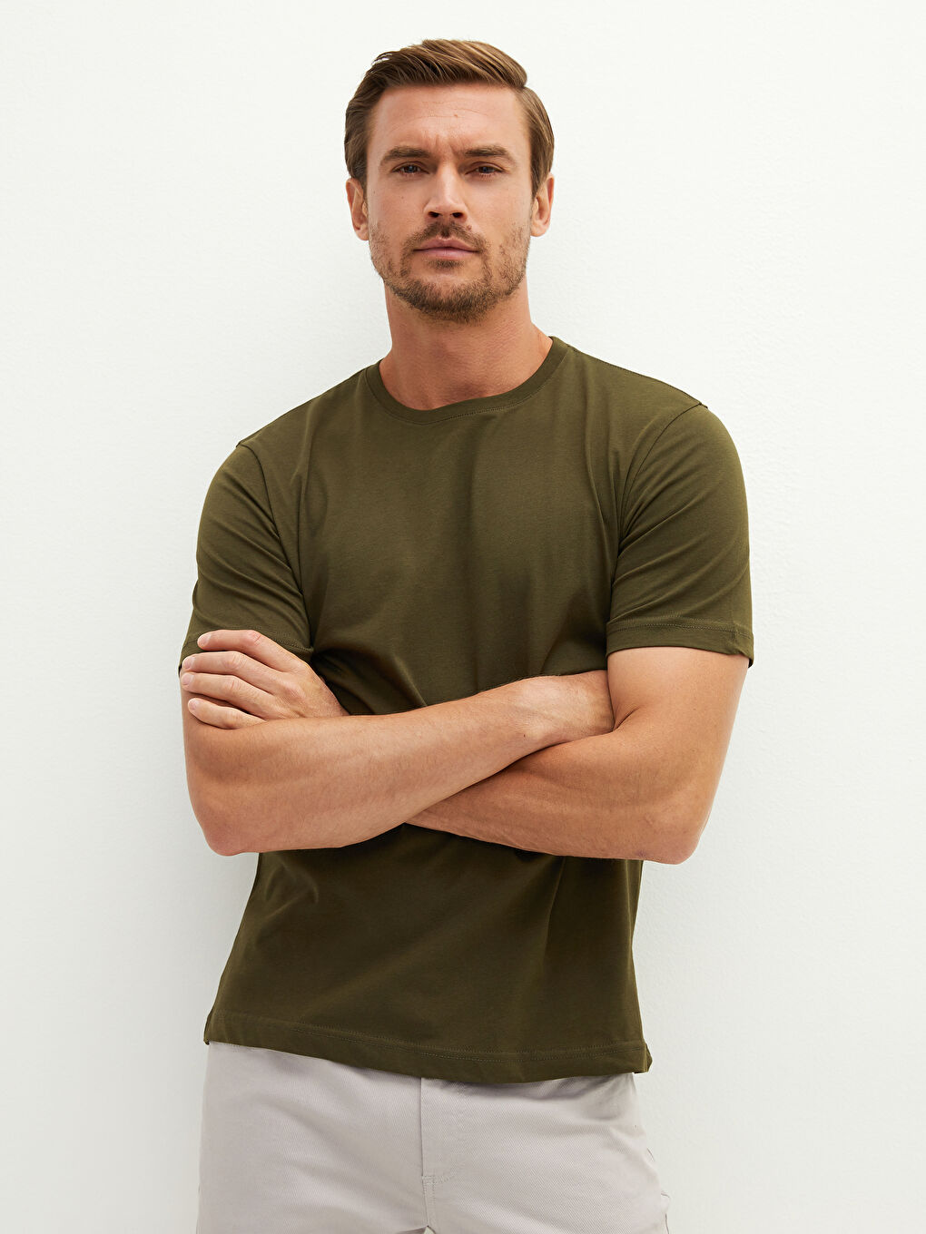 LCWAIKIKI Classic Crew Neck Short Sleeve Basic Men's T-shirt -W11397Z8-TDX