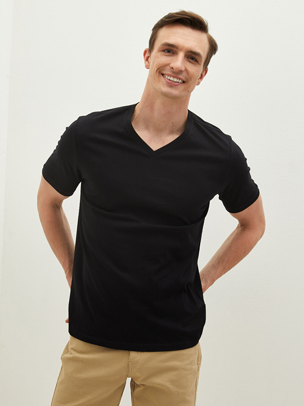 LCWAIKIKI Basic V-Ausschnitt Kurzarm Basic Baumwolle Herren T-Shirt -W11400Z8-CVL