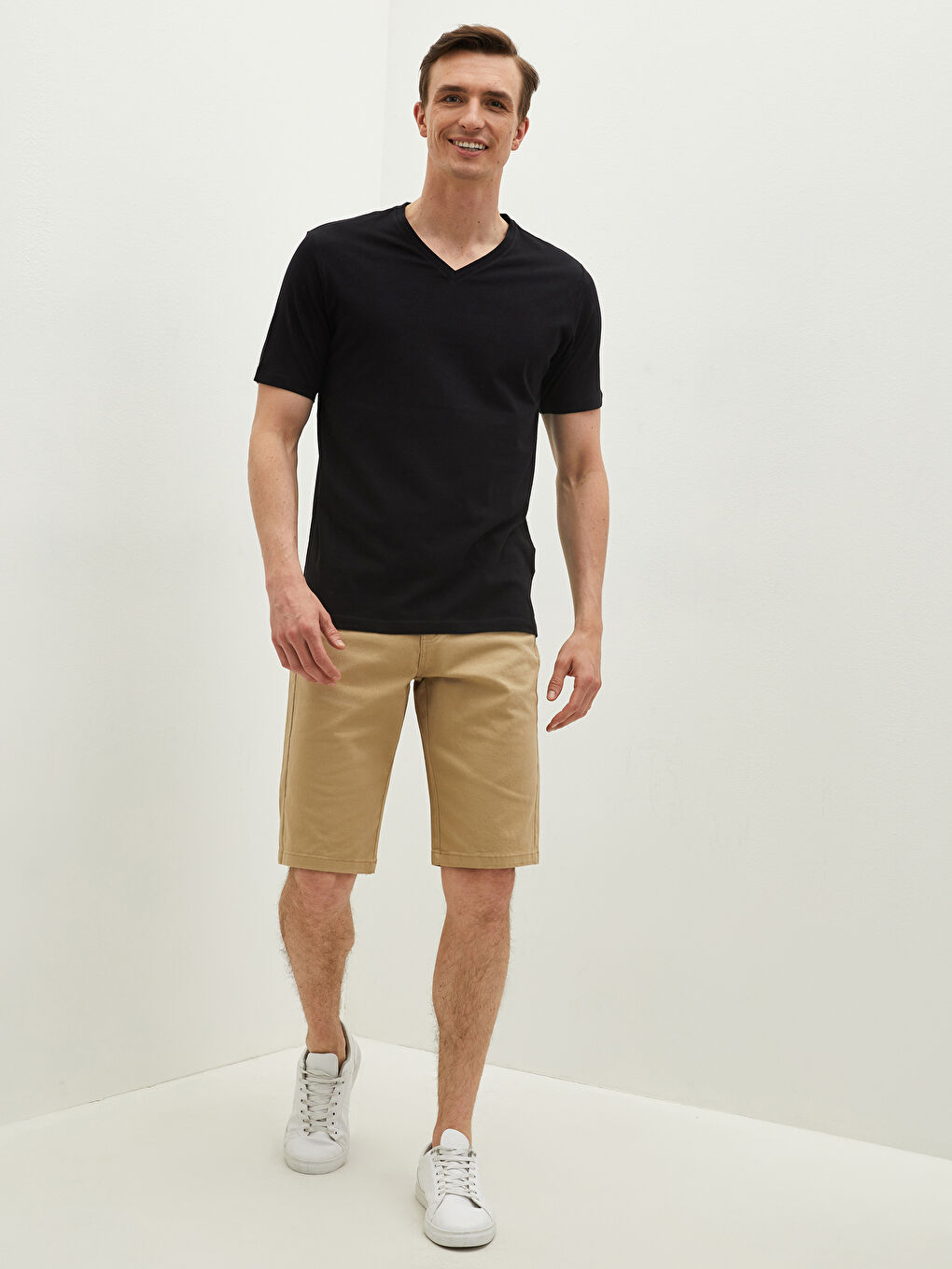 LCWAIKIKI Basic V-Ausschnitt Kurzarm Basic Baumwolle Herren T-Shirt -W11400Z8-CVL