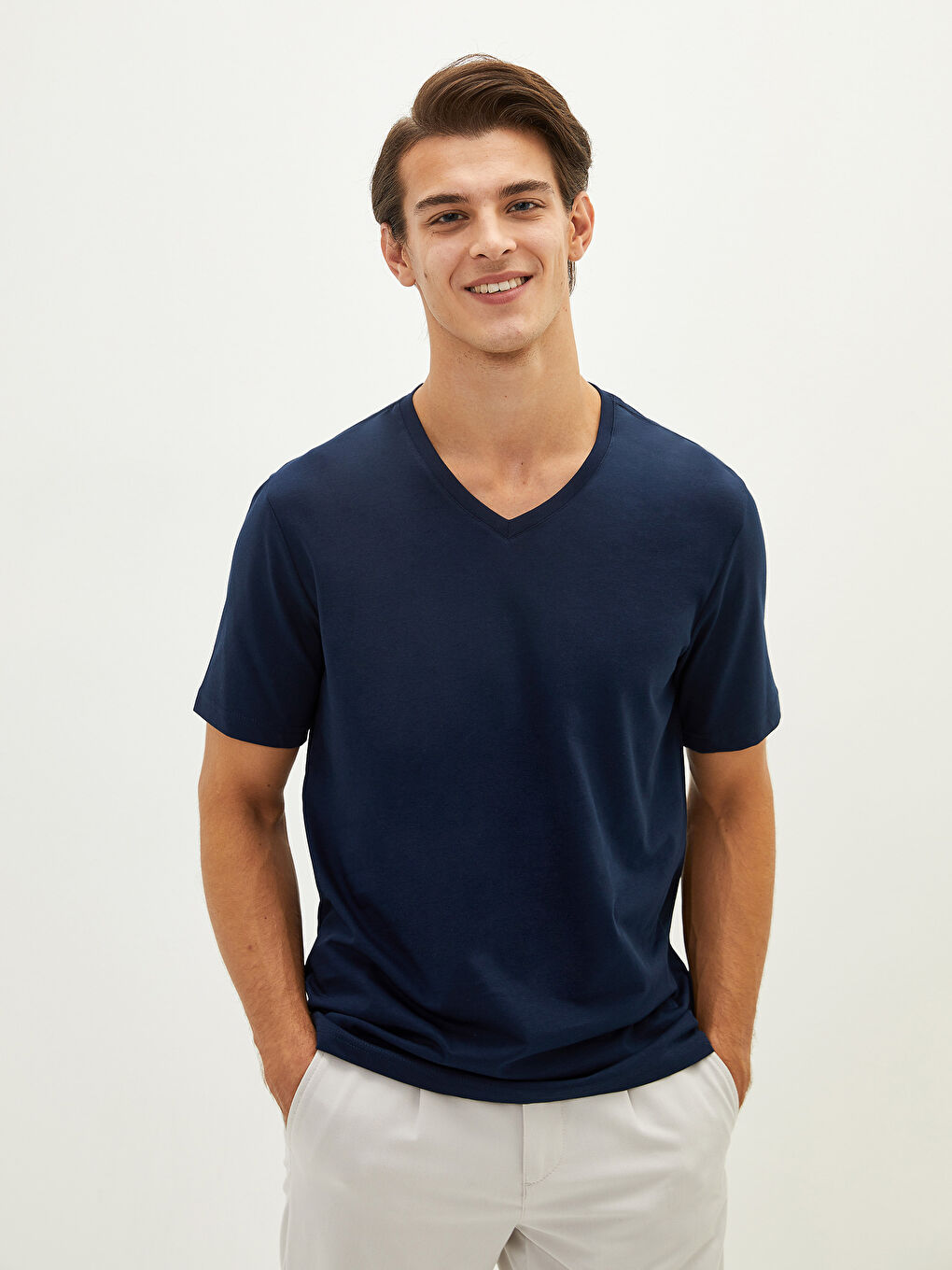 Lacivert V Yaka Kısa Kollu Basic Pamuklu Erkek Tişört