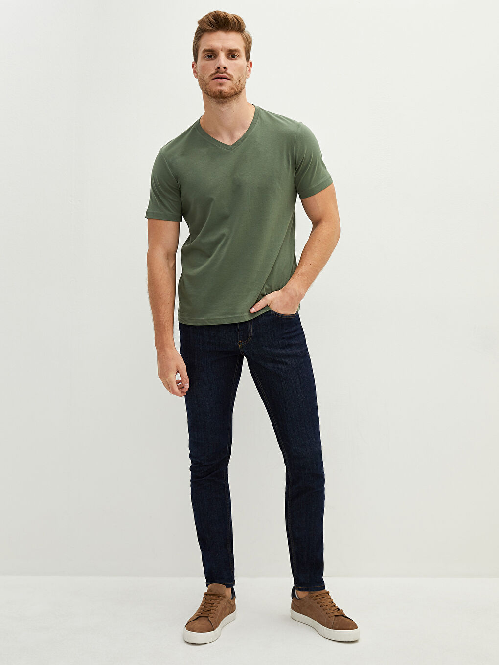 Базовая мужская футболка из хлопка с V-образным вырезом и короткими рукавами-4