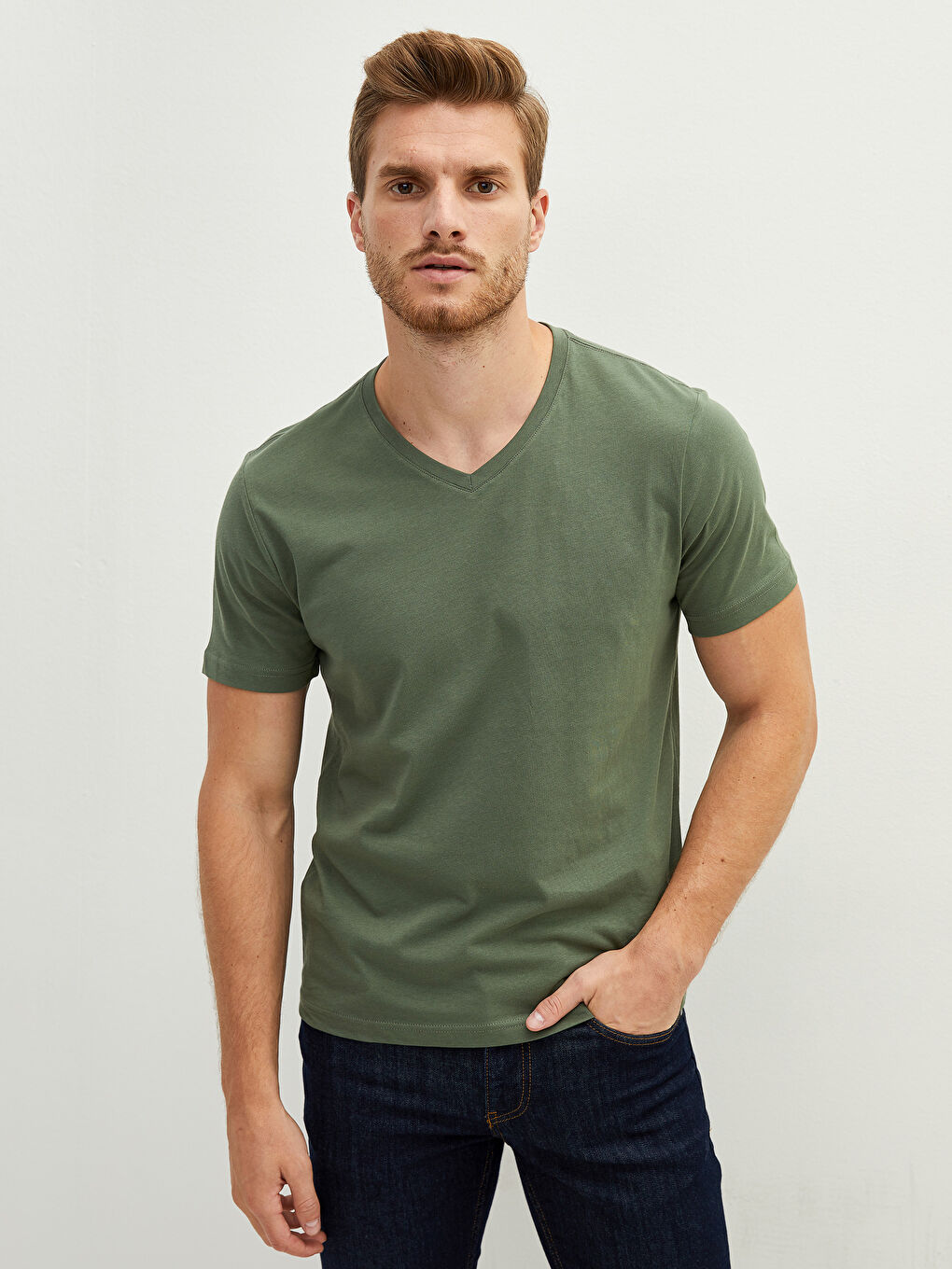 Базовая мужская футболка из хлопка с V-образным вырезом и короткими рукавами-1