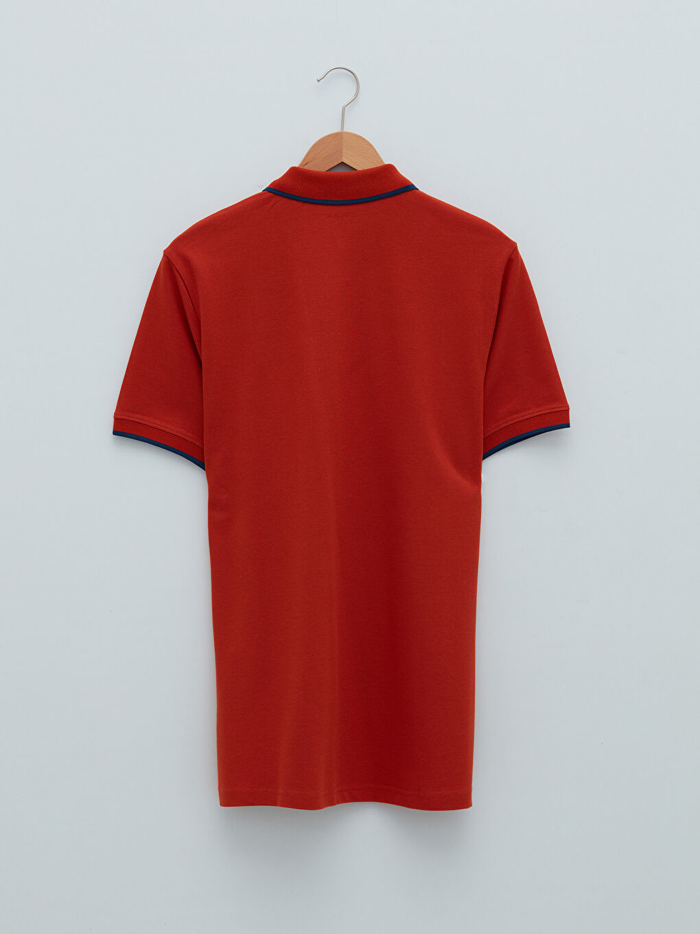 LCWAIKIKI بنەڕەتی تیشێرت پۆڵۆ یه‌خه‌ی قۆڵ كورت پیکێ بۆ پیاوان -W11406Z8-HAY
