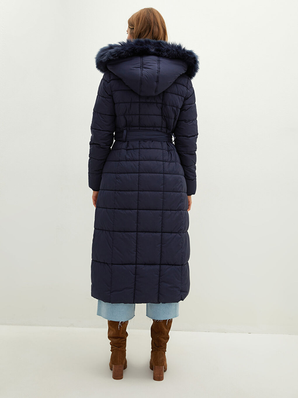 Әйелдерге арналған капюшонды жағалы ұзын жеңді пуховик пальто-5