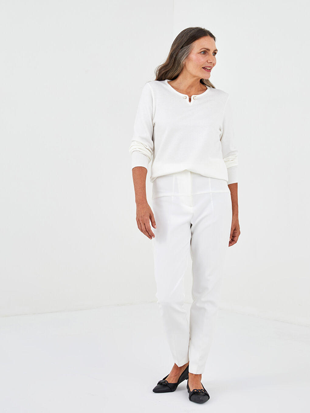 V-ს ფორმის დეკოლტეს მქონე ტრიკოტაჟის სვიტერი ქალებისთვის-3