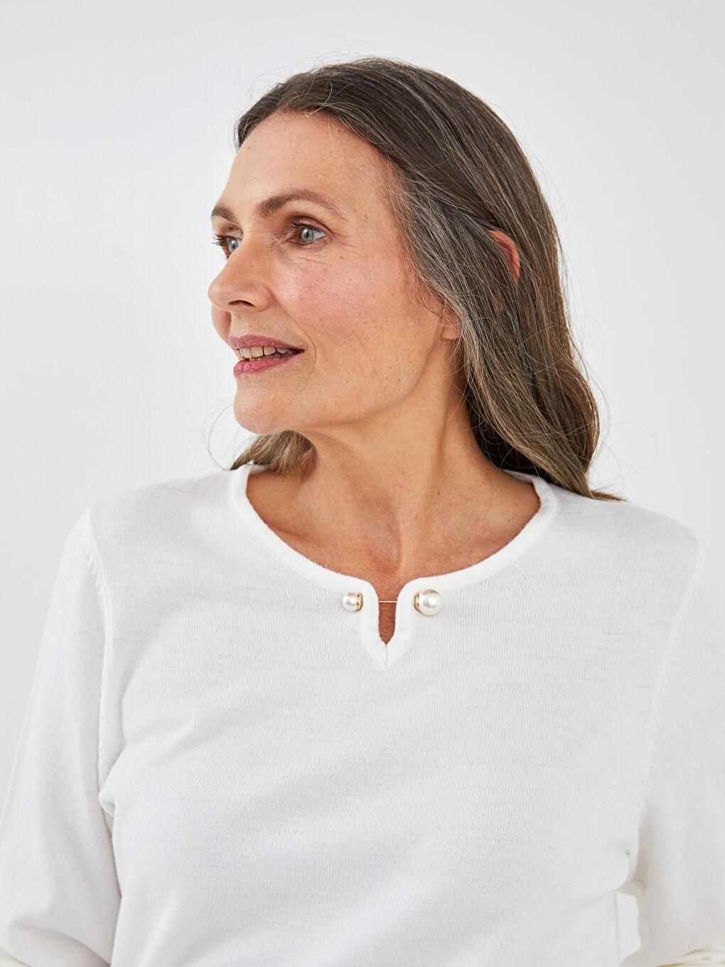 V-ს ფორმის დეკოლტეს მქონე ტრიკოტაჟის სვიტერი ქალებისთვის-2