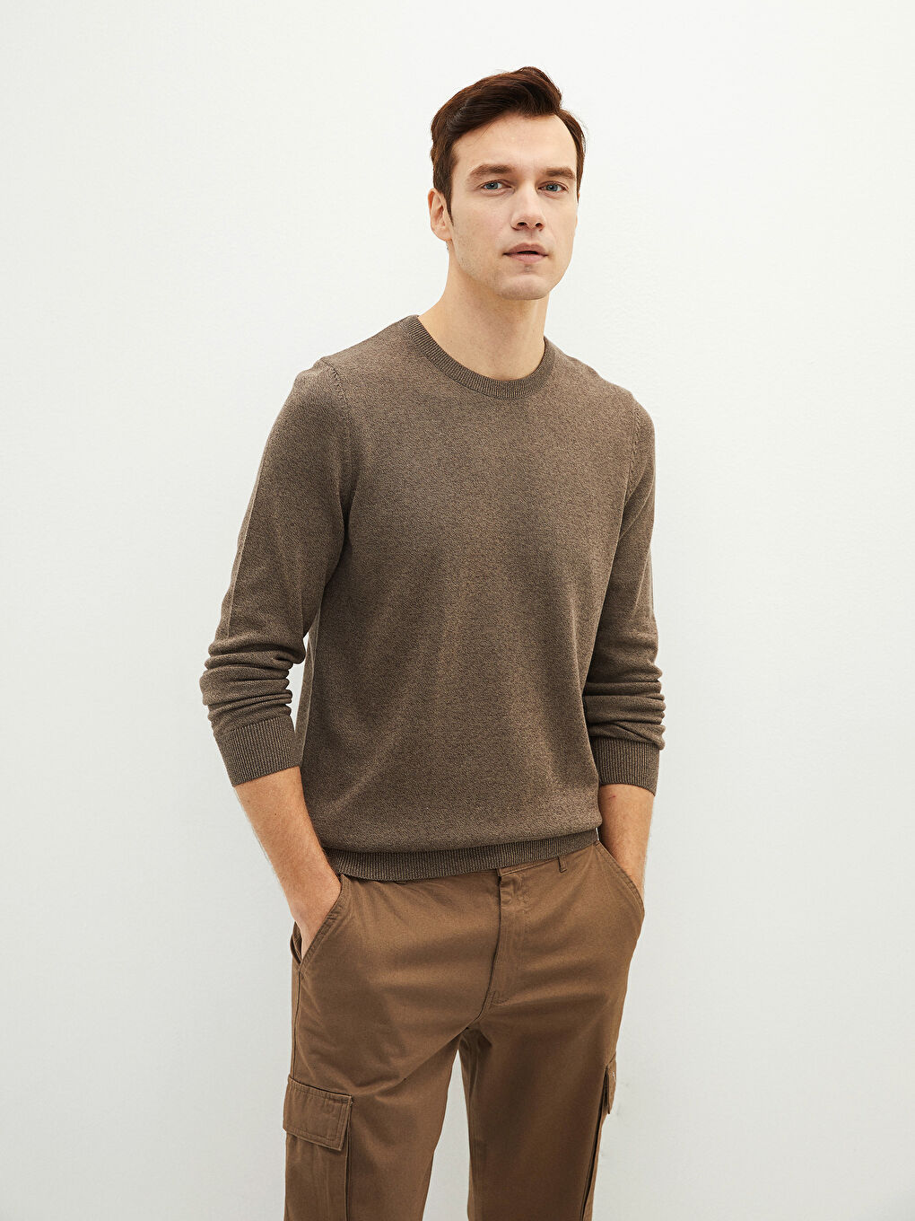 كنزة رجالي تريكو رقيق بأكمام طويلة وقبة دائرية