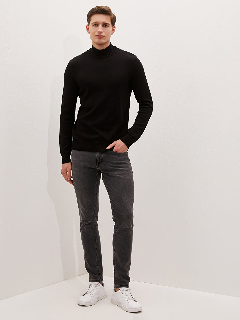 Siyah Yarım Balıkçı Yaka Uzun Kollu Erkek Triko Kazak-2