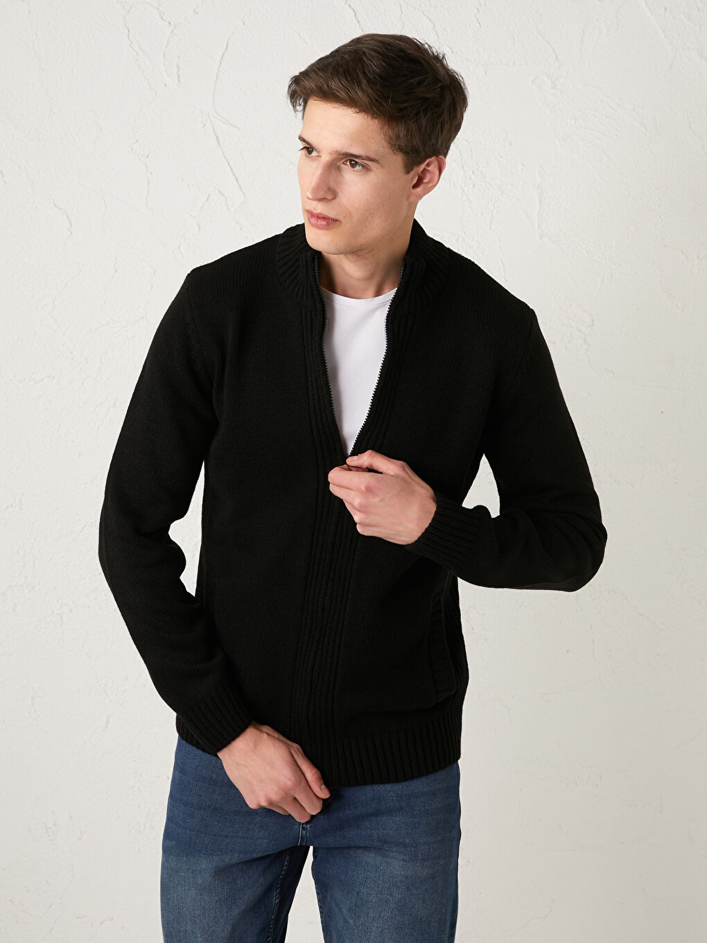 Standard Pattern Vertical Collar Thick Men's Knitwear Cardigan-1