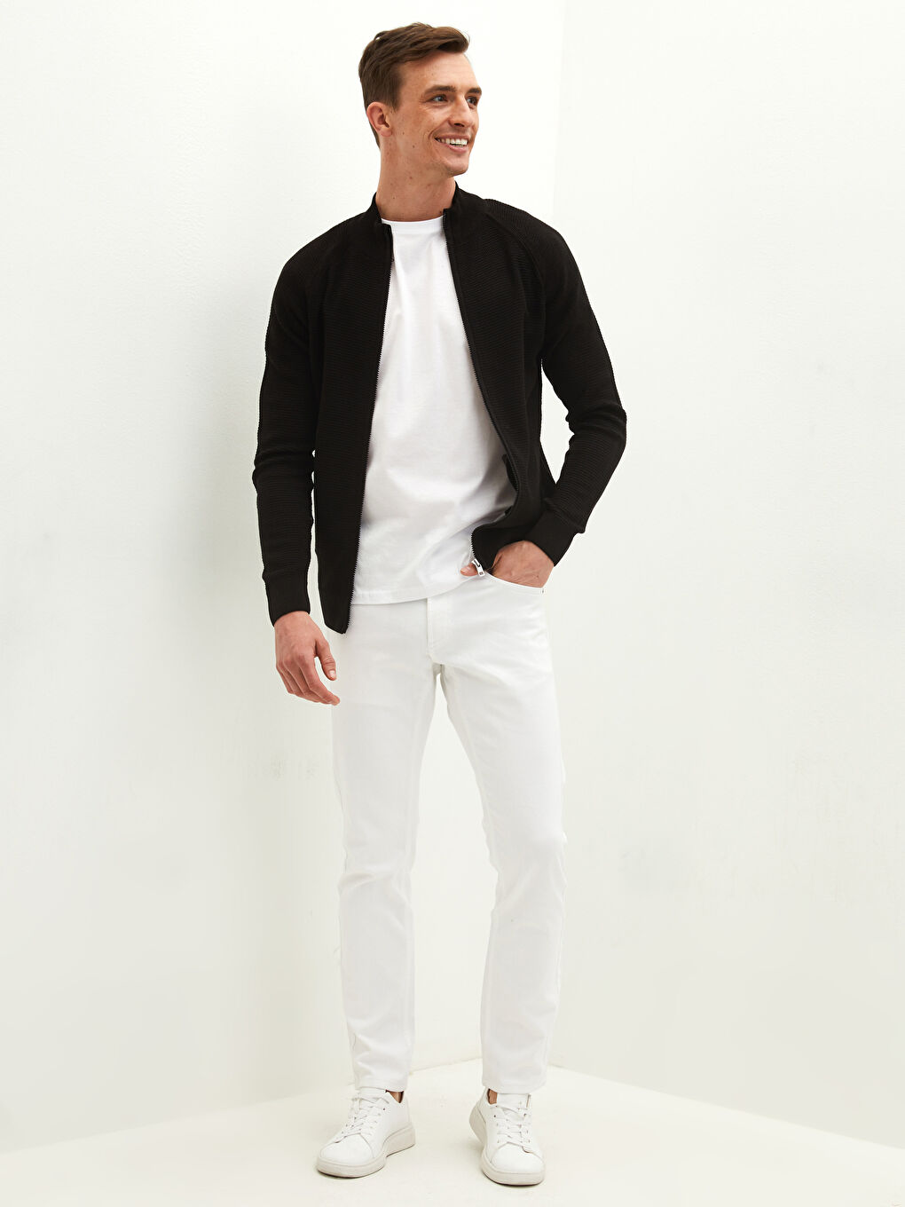 Siyah Standart Kalıp Dik Yaka Uzun Kollu Erkek Triko Hırka-2