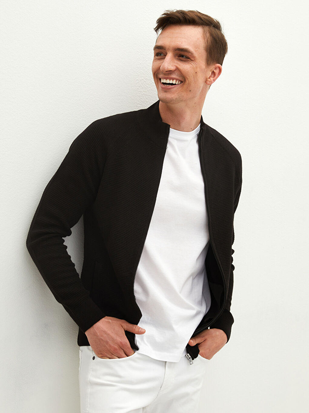 Siyah Standart Kalıp Dik Yaka Uzun Kollu Erkek Triko Hırka-3