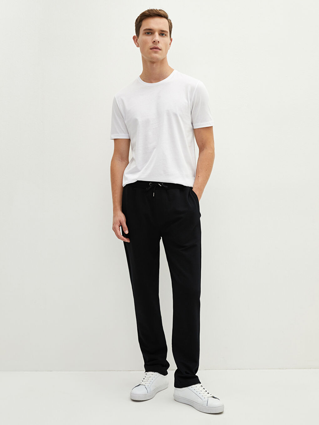 LCWAIKIKI Basic Standard Fit Men's Sweatpants -W11451Z8-CVL