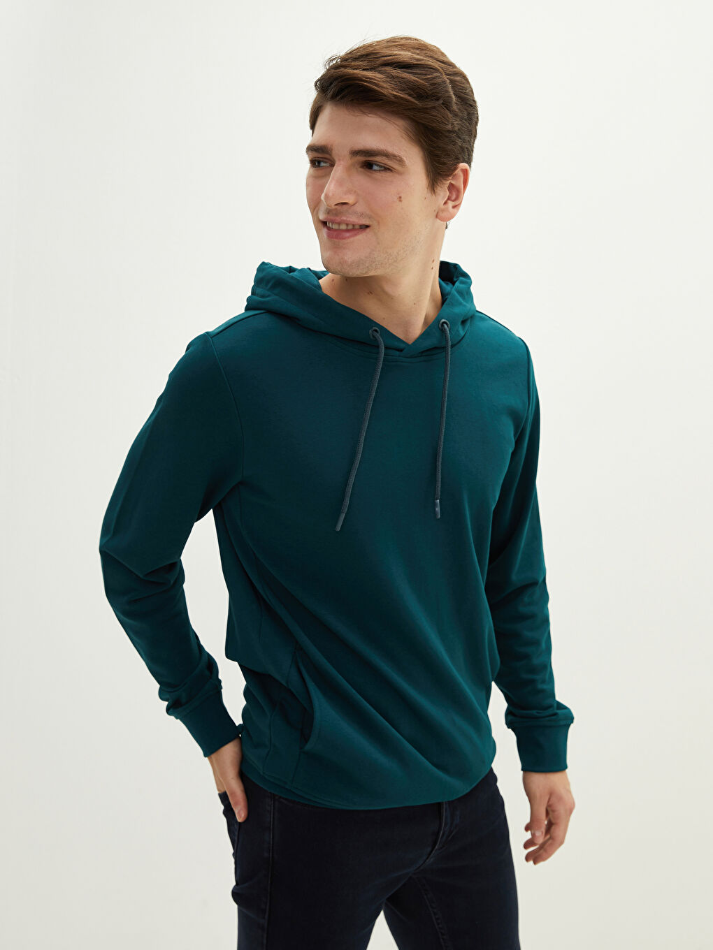 LCWAIKIKI Basic Yeşil Uzun Kollu Basic Erkek Hoodie - 1