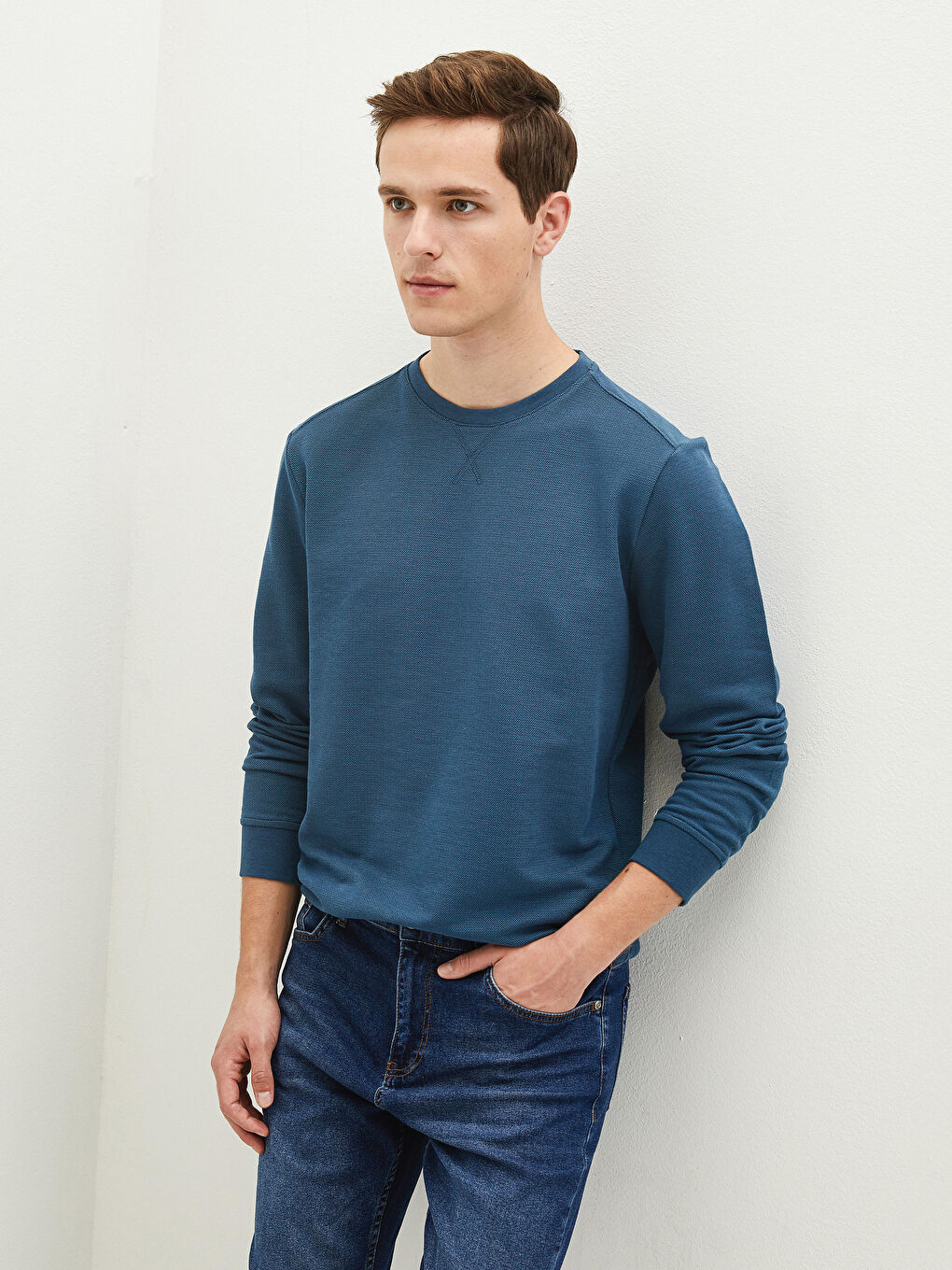 LCWAIKIKI Basic Crew Neck Long Sleeve Men's Sweatshirt -W11479Z8-PJG