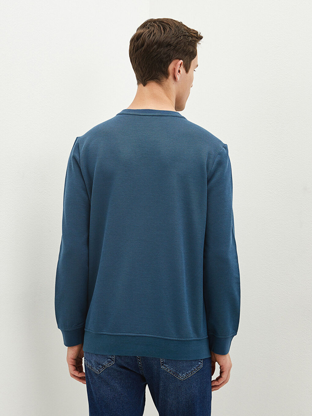 LCWAIKIKI Basic Crew Neck Long Sleeve Men's Sweatshirt -W11479Z8-PJG