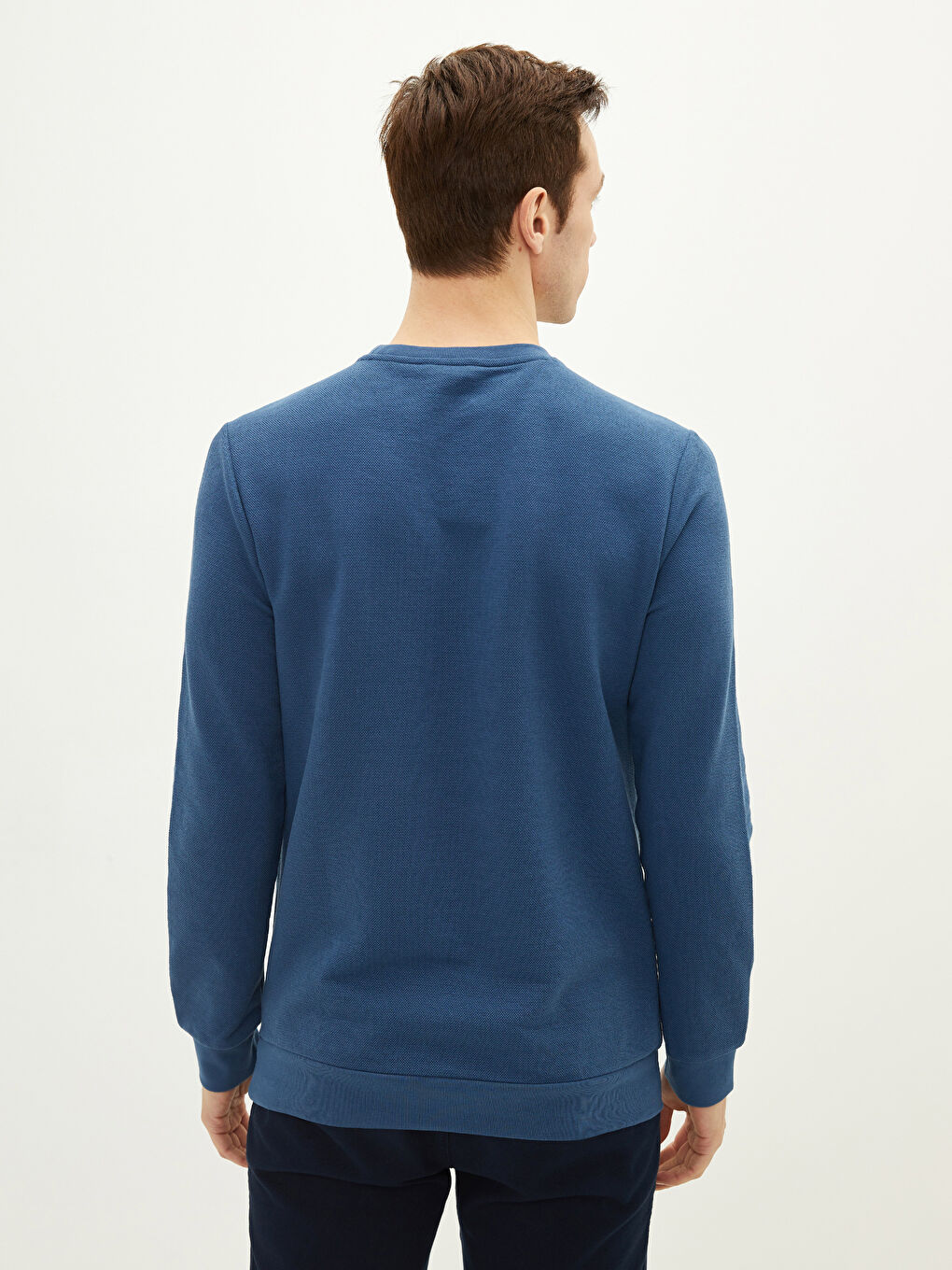 LCWAIKIKI Basic Crew Neck Long Sleeve Men's Sweatshirt -W11479Z8-PJG