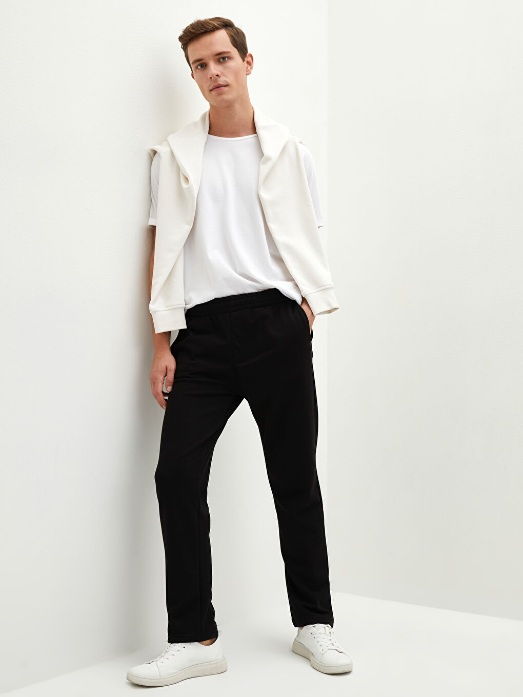 Siyah Standart Kalıp Erkek Kalın Eşofman Altı-1