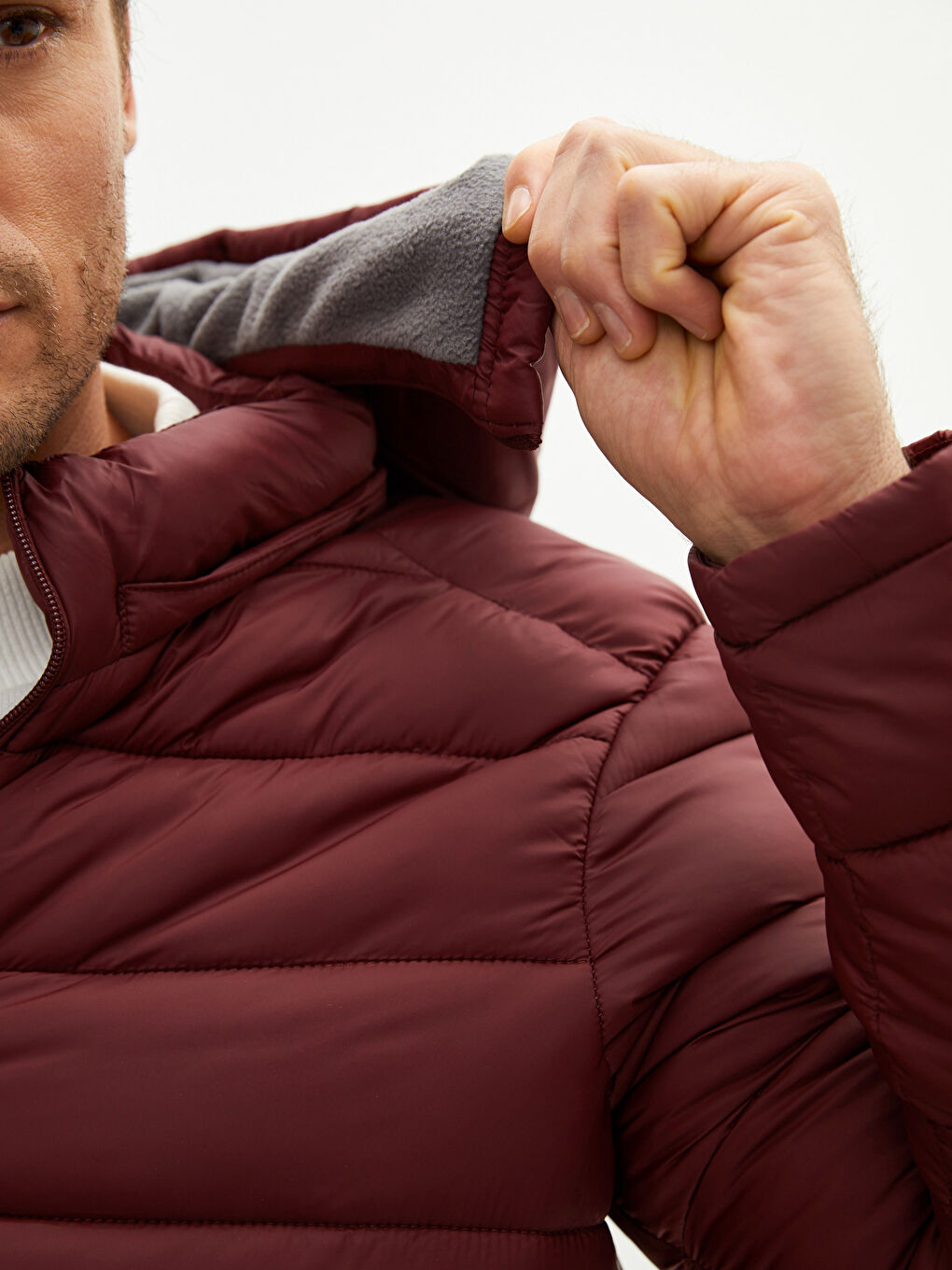 Geacă Matlasată Groasă Pentru Bărbați Cu Glugă Mare Modelată-3