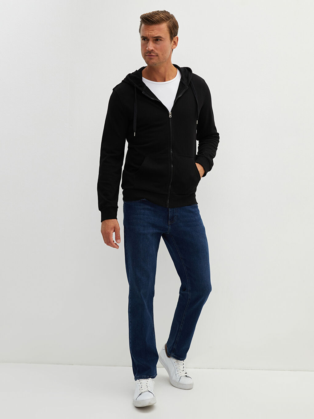 კაპიუშონიანი გრძელმკლავიანი მამაკაცის ელვიანი ზედა-1