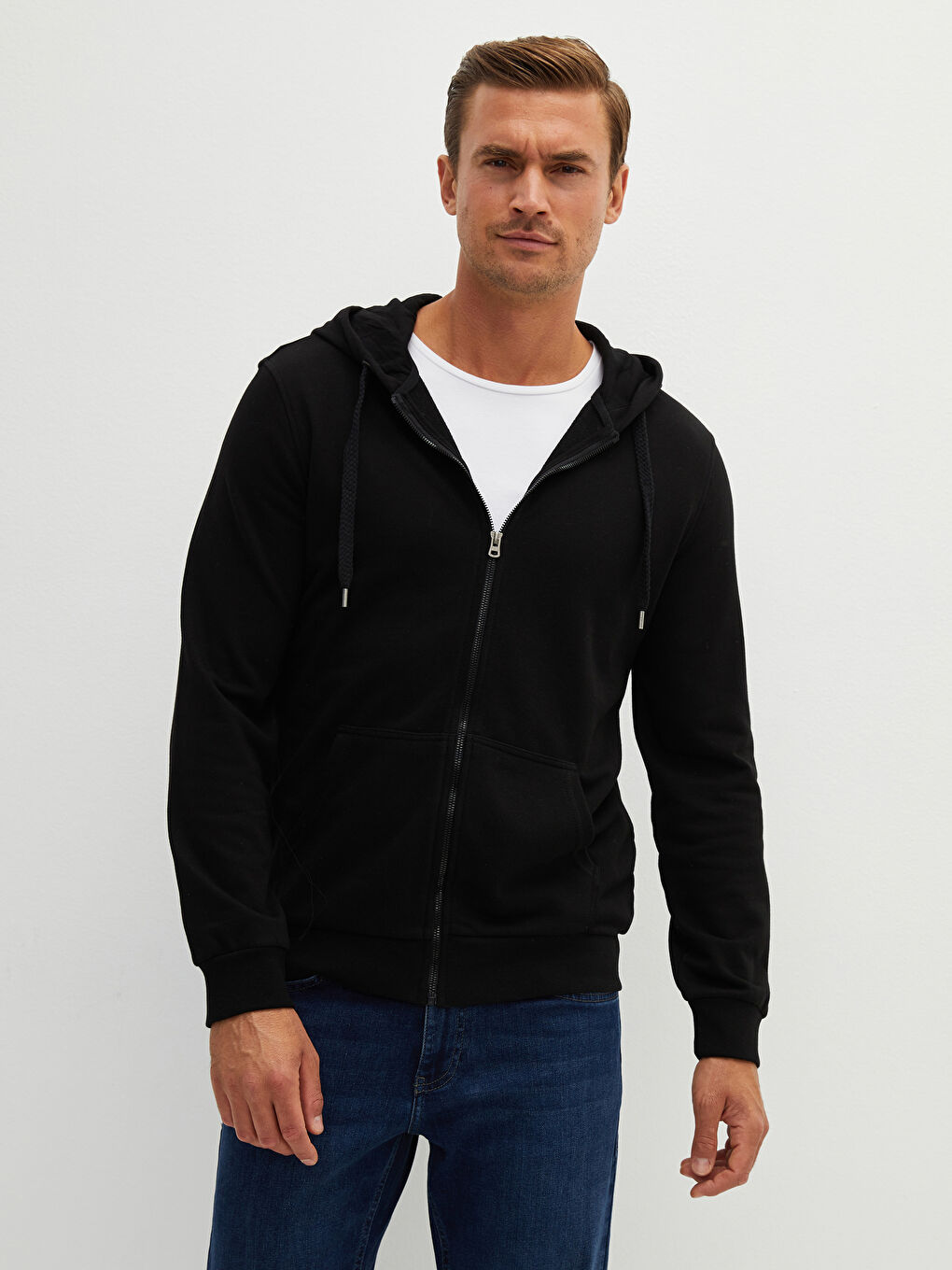 კაპიუშონიანი გრძელმკლავიანი მამაკაცის ელვიანი ზედა-2